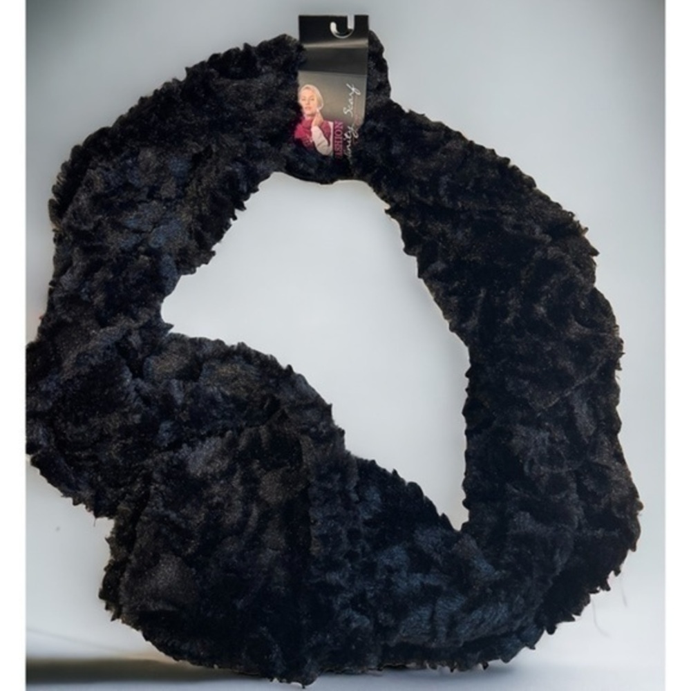 BLUE STAR Faux Fur Infinity Scarf Black NWT